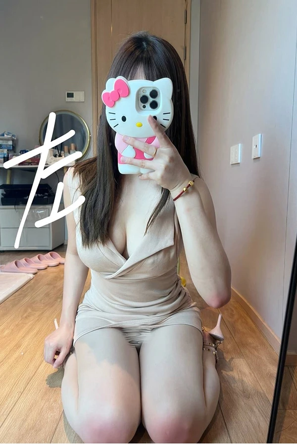 美巨乳福利姬@护士左左 尺度私拍视图合集