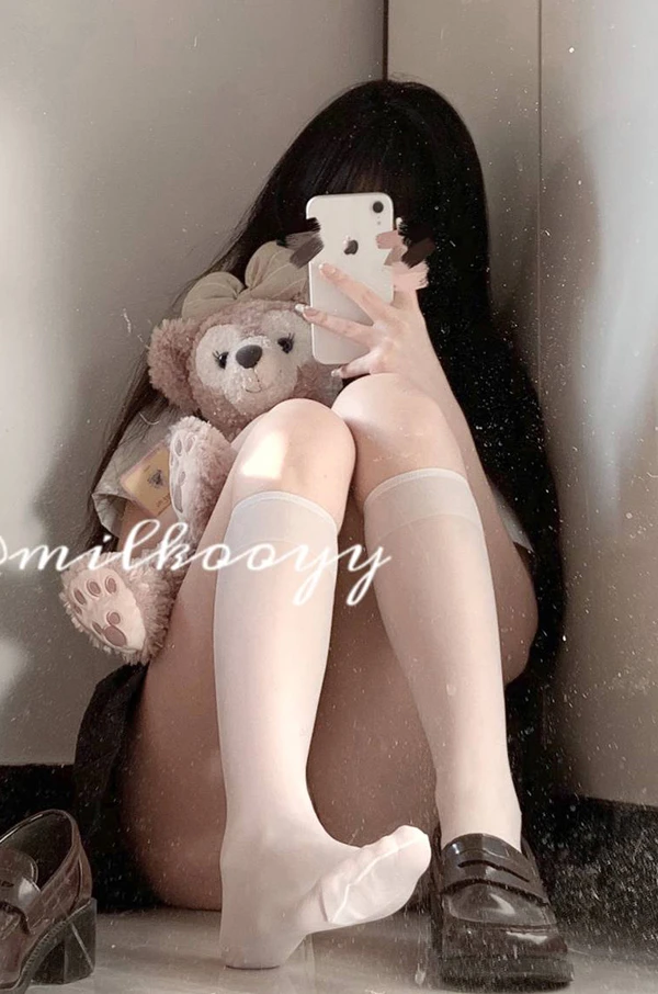 白虎福利姬@困困熊 会员群尺度私拍合集3